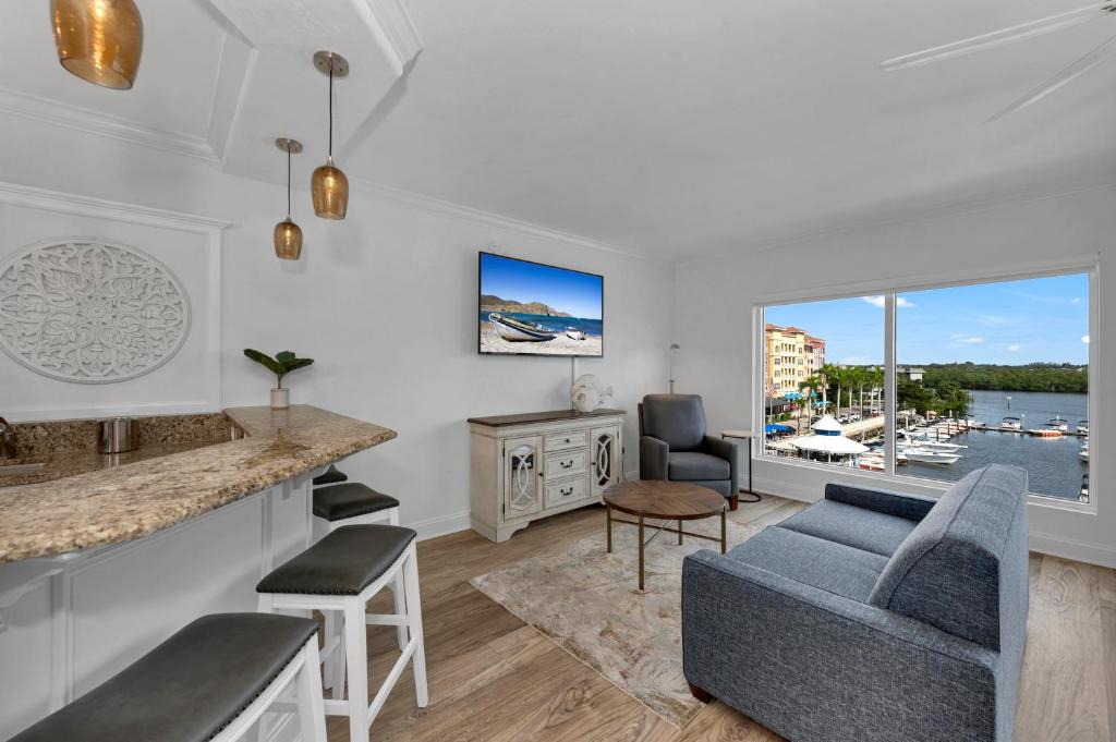 Redevelopment Area Hotel | Bayfront Inn 5th Avenue