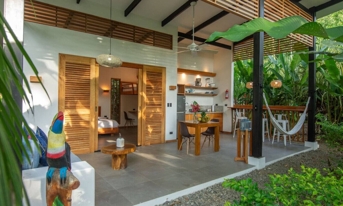 Chiguata House | Bungalow Tucán Jungle Retreat Near the Beach