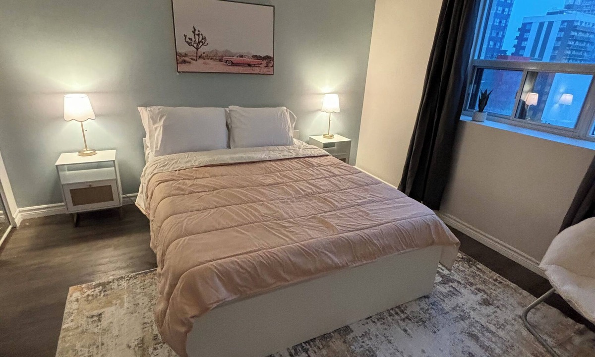 Waterloo Apartment | Chic 2BR 2BA Urban Retreat in the Heart of Waterloo