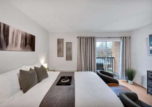 Northeast Raleigh Apartment | Modern Midtown Studio and Private Balcony