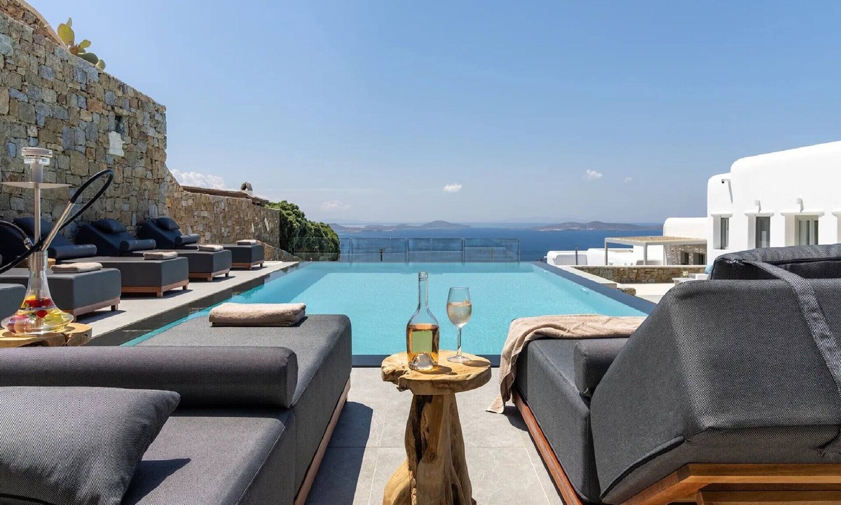 Faros Armenistis Villa | Outstanding Mykonos Villa | 5 bedrooms | Villa Menelaus | Private Pool