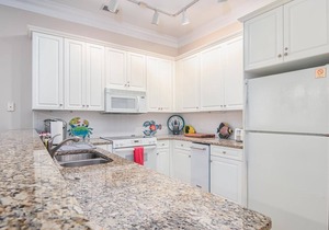 Creek Front Beach Condo, Updated, Creek View, Pool Steps Away, Easy Beach Access in Pawleys Island