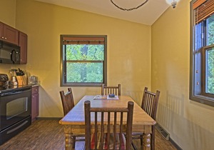 Down-Home Christmas Mountain Village, 2 Bedroom Cottage in Wisonsin Dells