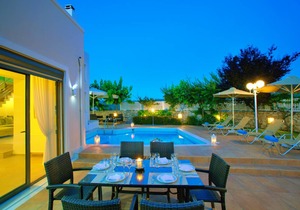 Holiday house with private pool for 6 persons 1 child in Skouloufia, Crete (North Coast of Crete) in Arkadi