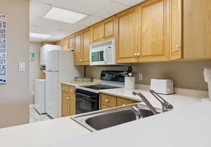 Multi Level, Island Club, Oceanfront Complex, Great Amenities, Lagoon View, Balcony, Pool, Tennis in Hilton Head Island