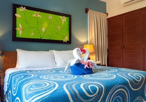 Private balcony overlooking the pool, peaceful apartment with great amenities in Puerto Morelos
