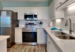 Sandpiper CRC1B - Beautiful Condo, Private Stairs to Pool in Pawleys Island