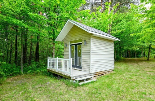 Terra Nova Ski Chalet | 4 Season Log Chalet Home with Hot Tub, Sleeps 17, 7 Queens, 2 Futons & 2 Couches