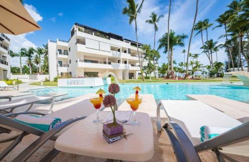 La Iglesia Apartment | Aligio - A Quiet Retreat in Paradise - 2 BR, 2 pools, WiFi, AC, Private Hot Tub