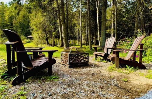 Sainte-Therese-de-la-Gatineau Ski Chalet | Chalet du Ruisseau-Direct Access to Lake Michel, Enjoy Nature Year-Round