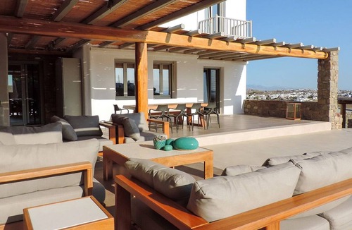 Tourlos Villa | Glorious Mykonos Villa | Villa Demelza | 5 Bedrooms | Spacious Furnished