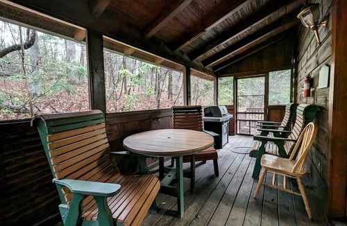 Pigeon Forge Cabin | Impressive Secluded Cabin with Fireplace, Hot-tub and Games in Pigeon Forge, Tennessee