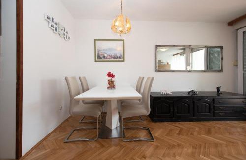 Znjan Apartment | Split2