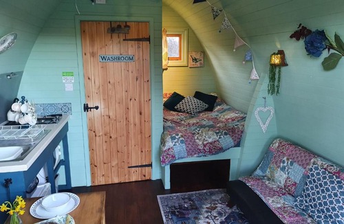 Boncath Cabin | Ty Cnocell