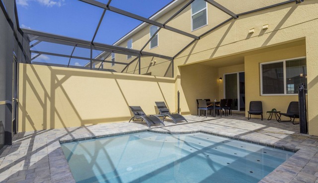 4BR Luxury Townhome: Pool, Disney, Solara Retreat in Kissimmee