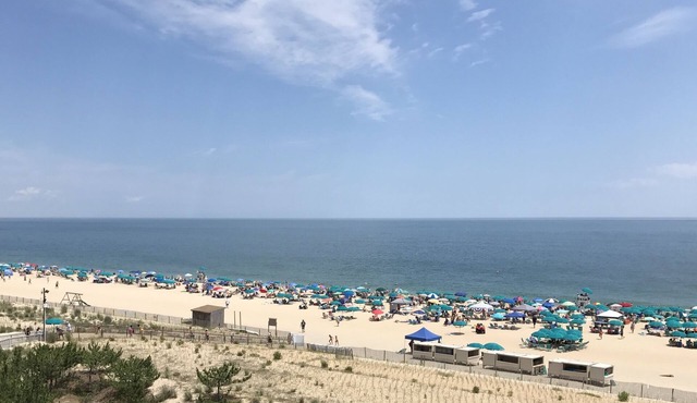 Absolutely Stunning 3 Bedroom Sea Colony Condo! Ocean Front w/Premium Renovation in Bethany Beach