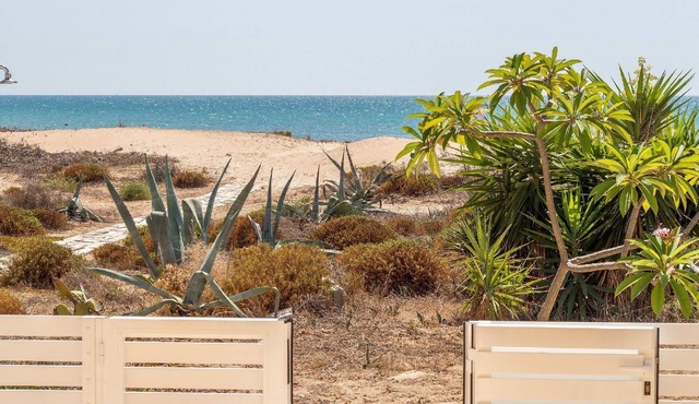 Amarillis, beachfront flat in Santa Croce Camerina