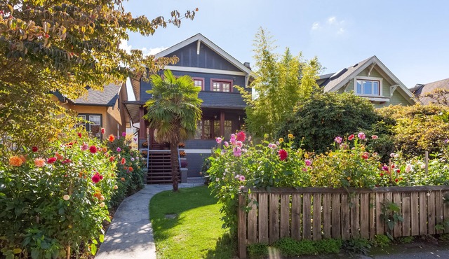 Beautiful, cozy & very clean 3BR in Posh Kitsilano, a must! in Vancouver