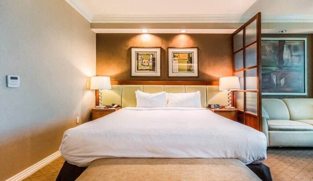 Beautiful Studio Signature MGM Grand - No Resort Fees - Mountain View - Free Valet 2504 in Las Vegas
