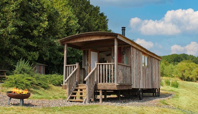 Betty Shepherd's Hut - sleeps 2 guests in 1 bedroom in Forest of Dean