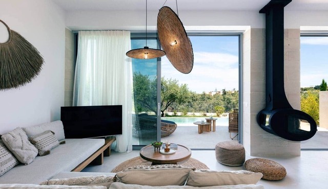 Brand New Villa, Private Heated Pool, Quiet,Luxury in Daratsos