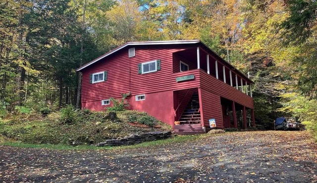 Cabin Near Stratton and Mt. Snow w/hot tub, sauna in Wardsboro