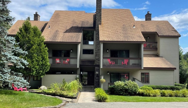 Charming Adirondack Condo at the Prestigous Whiteface Club in Lake Placid