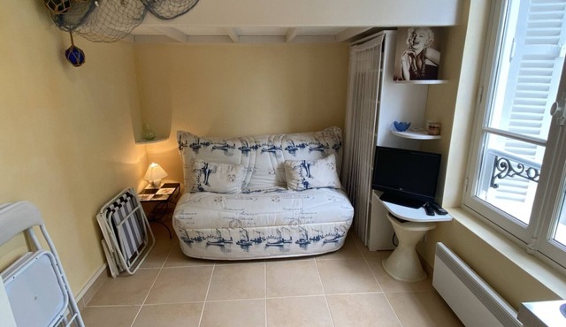 Convenient studio steps from the beach - 2 guests in Cabourg