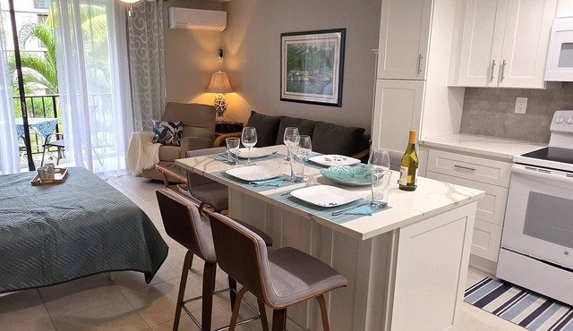 Coral Beach Private Modern Beachfront Condo in Freeport