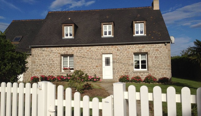 COTENTIN, SEASIDE, NICE INDEPENDENT COUNTRY CLASS 4 STARS 8 PEOPLE in Réville