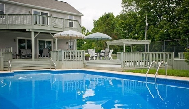 Country Home w/Private Pool Tennis Court Farm Setting near Lancaster Hershey in Mount Joy