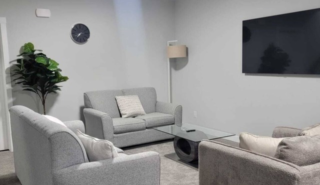 Cozy 1 bedroom basement suite in Southwest Calgary in Calgary