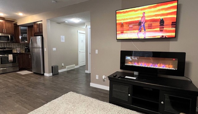 Cozy & Comfy Retreat Walkout Suite in Panorama Hills NW Close to YYC Stampede DT in Calgary