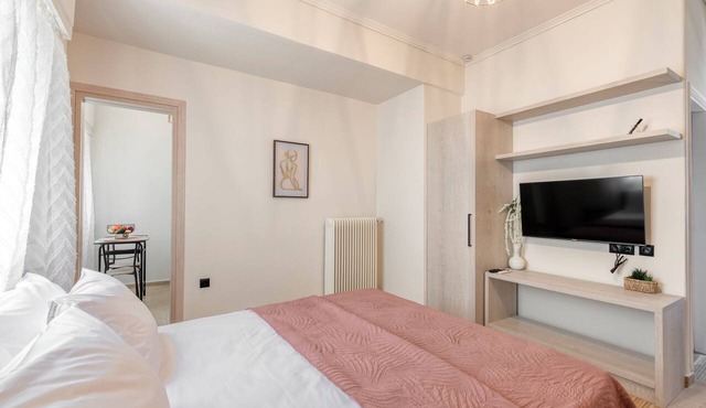 Cozy Standard Studio with Kitchenette, Close to Glyfada Center & Beach in Glyfada