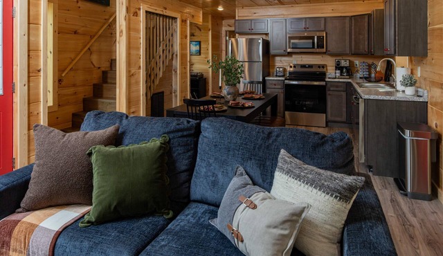 Crimson Landing l Lux Cabin in RRG, Dome, Hot Tub in Stanton