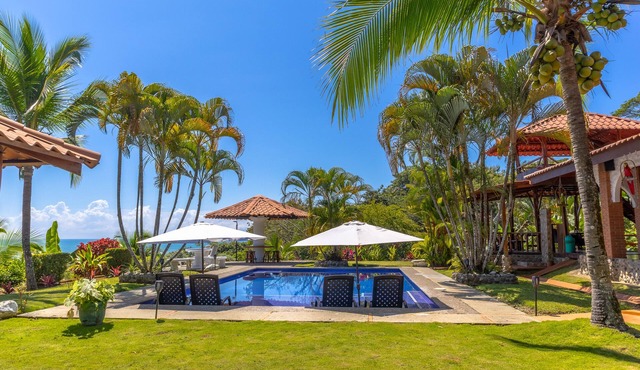 EXOTIC VILLA OCEAN VIEW 5 MIN TO BEACH in Esterillos Oeste