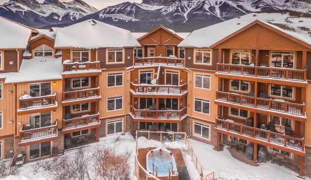 Falcon Crest Lodge by CLIQUE in Canmore