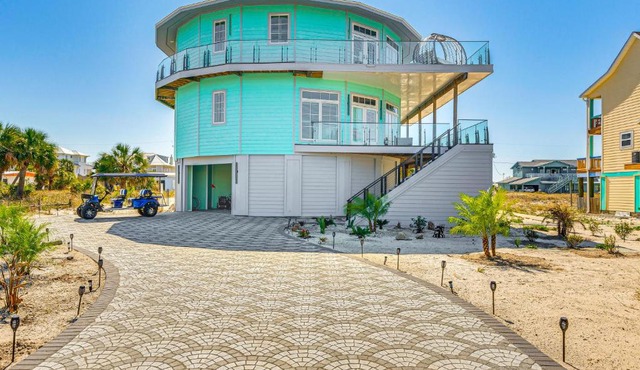 Golf Cart + Elevator: Retreat 1 Block to Beach in Pensacola Beach