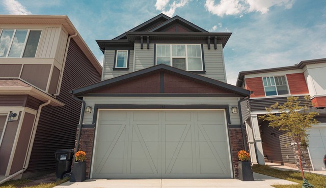 Group Stay/Near YYC/Sleeps 10/Garage in Calgary