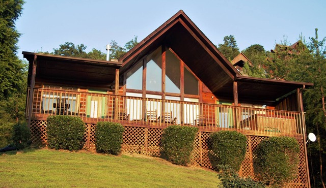H2-Cozy & Relaxing Cabin-Amazing View-Hot Tub-Resort Pool-1.5 Miles to Dollywood in Sevierville