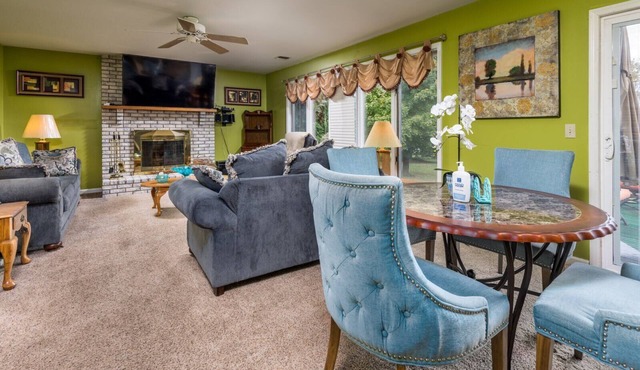 Homely Retreat - near ski resort, golf course, trails, kayaking, shopping & more in Kunkletown