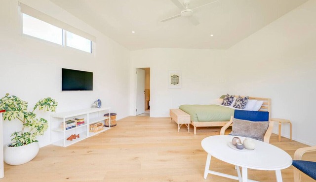Ideally Located Modern Studio Apartment in Dunsborough
