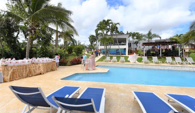 Isabela Villa Bonita #1, sleeps 35+, pool, jacuzzi, pool table, basket, volley. in Isabela