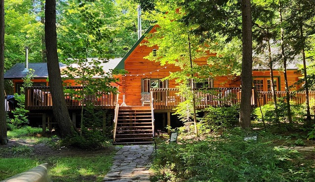 Kawagama Shoreline - Private Waterfront Cottage on Kawagama Lake in Dorset