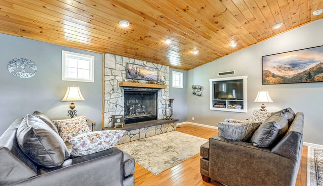 Lakefront Cabin Retreat w/Dock in Robbinsville! in Robbinsville