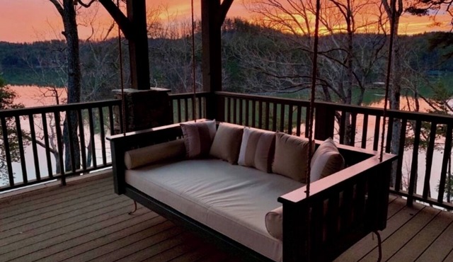 Lakefront Log Luxury - 4400 sqr ft w/private dock in Nebo