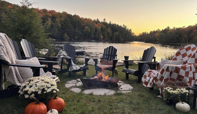 Lantern Cove A-Frame on Sunken Lake in Algonquin Highlands