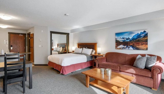 LARGE Studio | Ski In/Out | Pools & Hot Tubs | Central Upper Village Location in Panorama