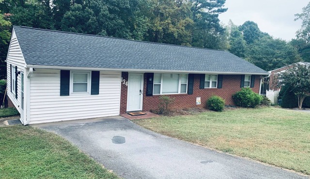 Little Granny's House - 3 Bedroom, 1 Bath in Kernersville
