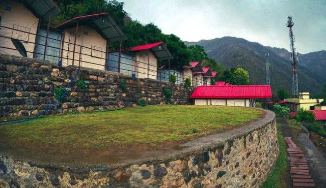 Looking for a camp in Rishikesh? Camping property with river and mountain view. in Shivpuri